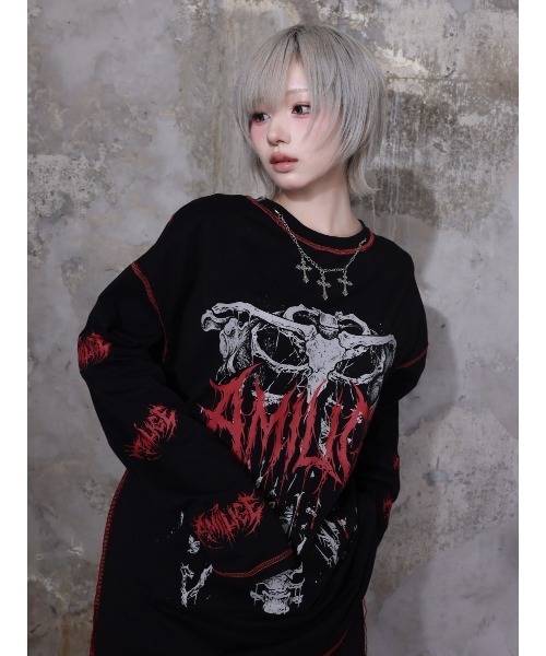 Amilige(アミリージュ)の「骨ロゴプリントチェーン付きロングTシャツ(Tシャツ/カットソー・レディース・ブラック×レッド/ブラック×パープル・FREE)」の6枚目の写真