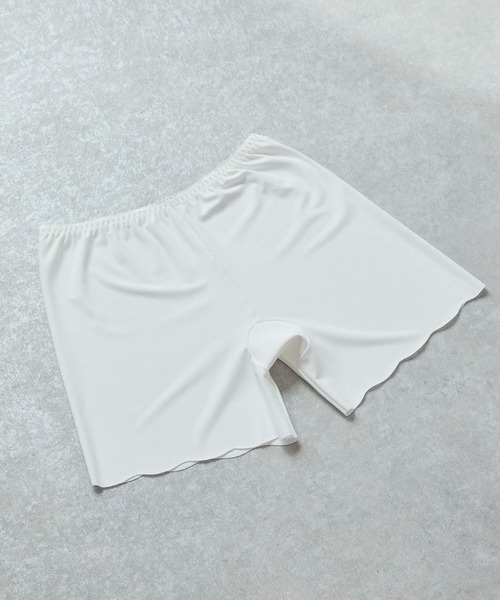 Futier land(フューティアランド)の「【ペチパンツ/インナーパンツ】接触冷感シームレスペチコートショーツ / 透け防止(その他パンツ・レディース・ブラック/ホワイト/ベージュ・X-LARGE/MEDIUM)」の2枚目の写真