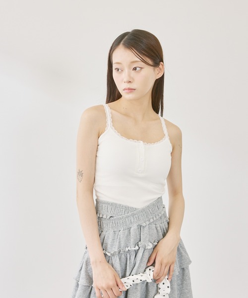 P.V.T(ピーブイティー)の「レースデザインヘンリーネックキャミ(キャミソール・レディース・Black/ホワイト系その他/ブラック系その他/ホワイト系その他2・F)」の9枚目の写真
