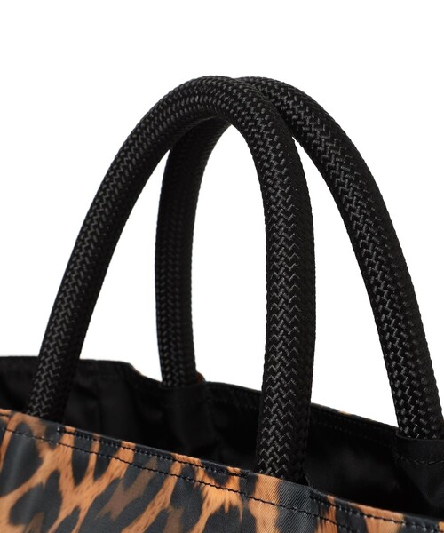 Demi-Luxe BEAMS（デミルクス ビームス）の「【別注】NOMADIS / SAC2 WIDE レオパード ロゴ トートバッグ（トートバッグ・レディース・その他・ONE SIZE）」の6枚目の写真