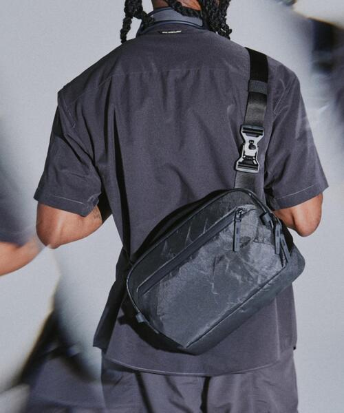 Aer(エアー)の「Aer(エアー)Day Sling 4 Max Ultra AER-28074(ボディバッグ/ウエストポーチ・メンズ・ブラック・F)」の1枚目の写真