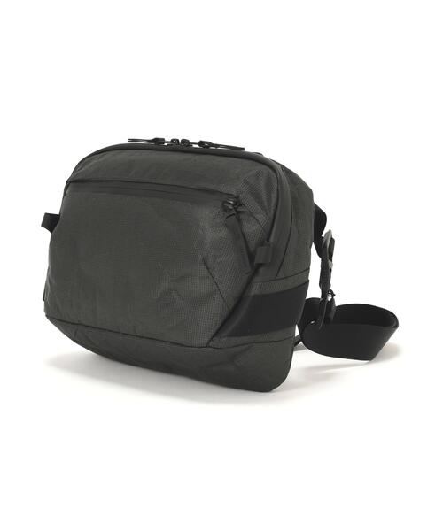 Aer(エアー)の「Aer(エアー)Day Sling 4 Max Ultra AER-28074(ボディバッグ/ウエストポーチ・メンズ・ブラック・F)」の3枚目の写真