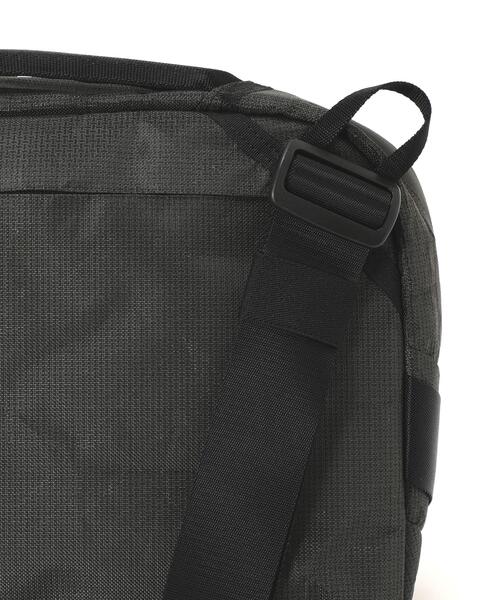 Aer(エアー)の「Aer(エアー)Day Sling 4 Max Ultra AER-28074(ボディバッグ/ウエストポーチ・メンズ・ブラック・F)」の6枚目の写真