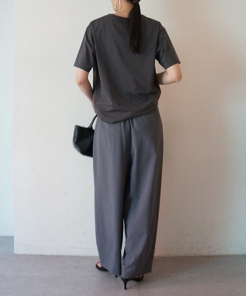 LOUNGEDRESS(ラウンジドレス)の「ライトバレルレッグパンツ(その他パンツ・レディース・チャコールグレー/ベージュ・MEDIUM/SMALL)」の6枚目の写真