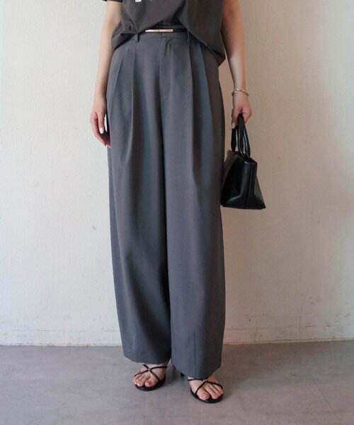 LOUNGEDRESS(ラウンジドレス)の「ライトバレルレッグパンツ(その他パンツ・レディース・チャコールグレー/ベージュ・MEDIUM/SMALL)」の9枚目の写真
