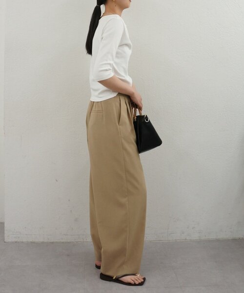 LOUNGEDRESS(ラウンジドレス)の「ライトバレルレッグパンツ(その他パンツ・レディース・チャコールグレー/ベージュ・MEDIUM/SMALL)」の17枚目の写真