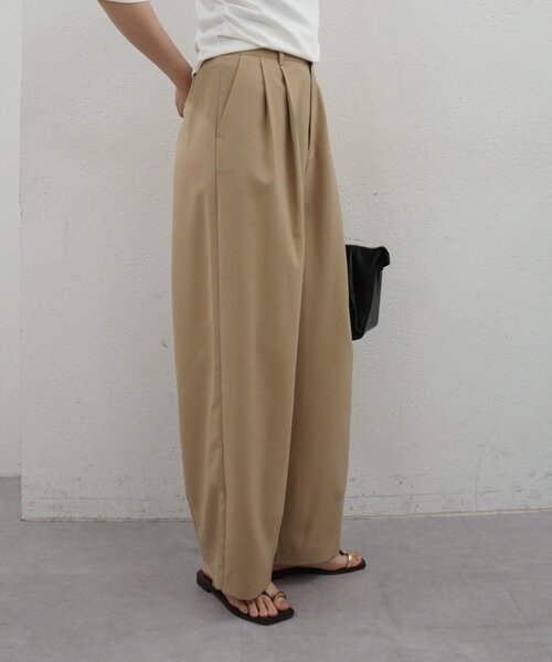 LOUNGEDRESS(ラウンジドレス)の「ライトバレルレッグパンツ(その他パンツ・レディース・チャコールグレー/ベージュ・MEDIUM/SMALL)」の22枚目の写真