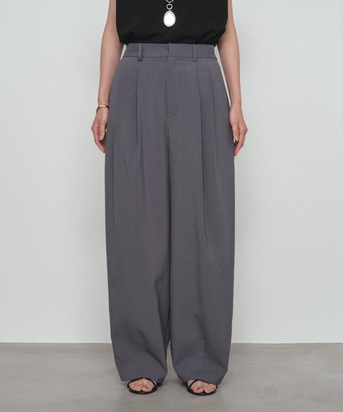 LOUNGEDRESS(ラウンジドレス)の「ライトバレルレッグパンツ(その他パンツ・レディース・チャコールグレー/ベージュ・MEDIUM/SMALL)」の2枚目の写真