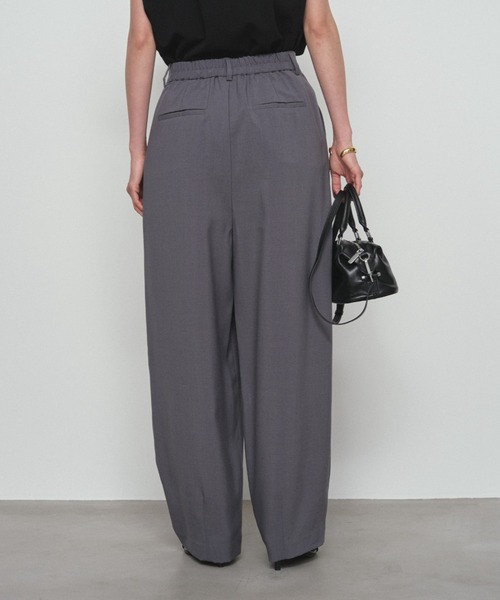 LOUNGEDRESS(ラウンジドレス)の「ライトバレルレッグパンツ(その他パンツ・レディース・チャコールグレー/ベージュ・MEDIUM/SMALL)」の3枚目の写真