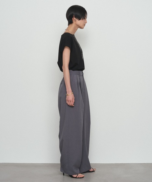 LOUNGEDRESS(ラウンジドレス)の「ライトバレルレッグパンツ(その他パンツ・レディース・チャコールグレー/ベージュ・MEDIUM/SMALL)」の8枚目の写真