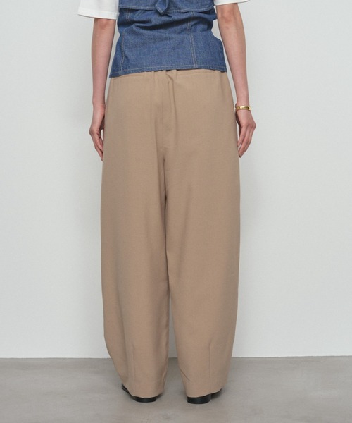 LOUNGEDRESS(ラウンジドレス)の「ライトバレルレッグパンツ(その他パンツ・レディース・チャコールグレー/ベージュ・MEDIUM/SMALL)」の11枚目の写真