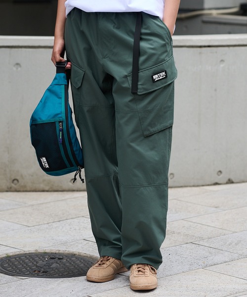 Eddie Bauer(エディーバウアー)の「EBTEK マイクロメッシュ イージーパンツ(その他パンツ・メンズ・グリーン/ブラック・M/L/S/XL/XXL)」の2枚目の写真