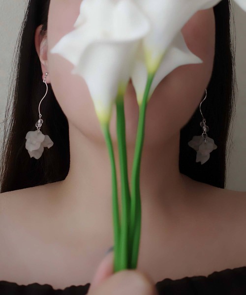 CERCA(チェルカ)の「jolie minette/ゆれる ウェーブ フリル ロング シルバーピアス/アレルギー対応(ピアス(両耳用)・レディース・グレー/アクア/ブラック・FREE)」の15枚目の写真