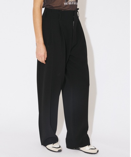 beautiful people(ビューティフルピープル)の「triacetate double cloth side 2tuck pants(スラックス・レディース・ブラック/ボルドー/ブルー・36)」の2枚目の写真