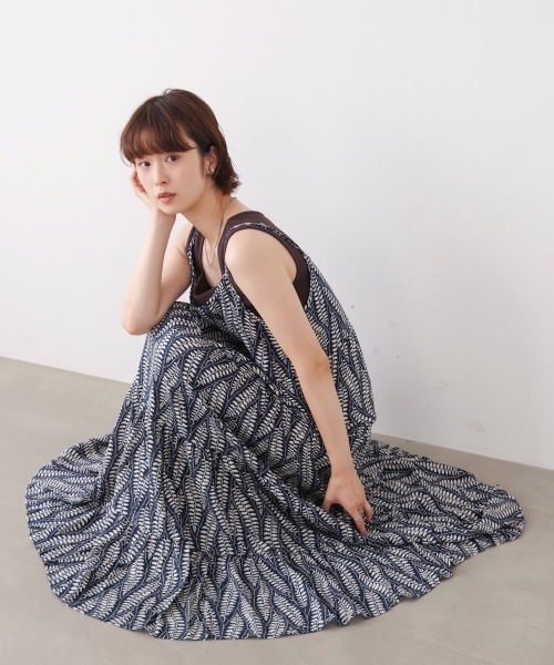 Bou Jeloud（ブージュルード）の「エキゾチック柄キャミソールワンピース（ワンピース・レディース・グリーン/ブルー/ネイビー・FREE）」の3枚目の写真