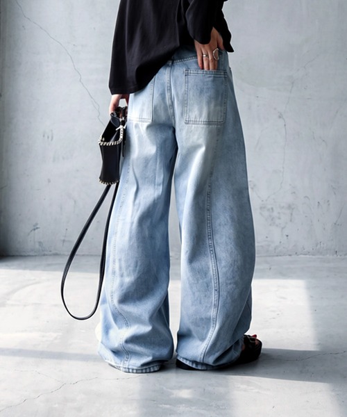 antiqua(アンティカ)の「ワイド カーデニムパンツ(デニムパンツ・レディース・ブルー系その他/ライトブルー・MEDIUM/LARGE/X-LARGE)」の4枚目の写真