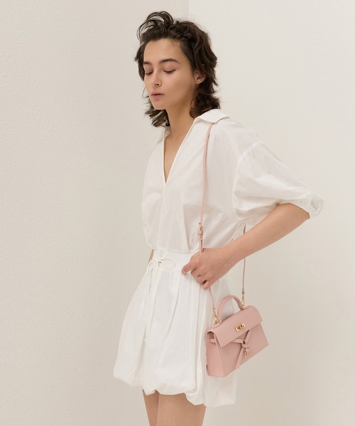 CHARLES & KEITH(チャールズ & キース)の「Tricha トリチャ ノッテッドベルト トップハンドルバッグ(ハンドバッグ・レディース・ブラック/ピンク/ベージュ系その他6・S)」の13枚目の写真