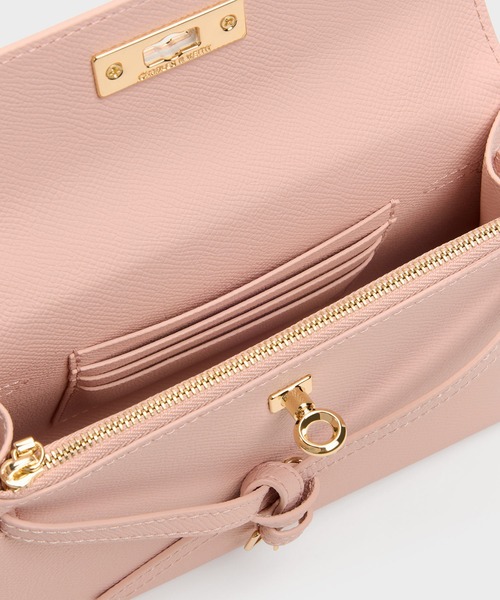 CHARLES & KEITH(チャールズ & キース)の「Tricha トリチャ ノッテッドベルト トップハンドルバッグ(ハンドバッグ・レディース・ブラック/ピンク/ベージュ系その他6・S)」の5枚目の写真