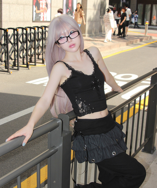 CHERRYQUIRI(チェリーキュリー)の「cross patch lace sleeveless - black(Tシャツ/カットソー・レディース・その他・FREE)」の2枚目の写真