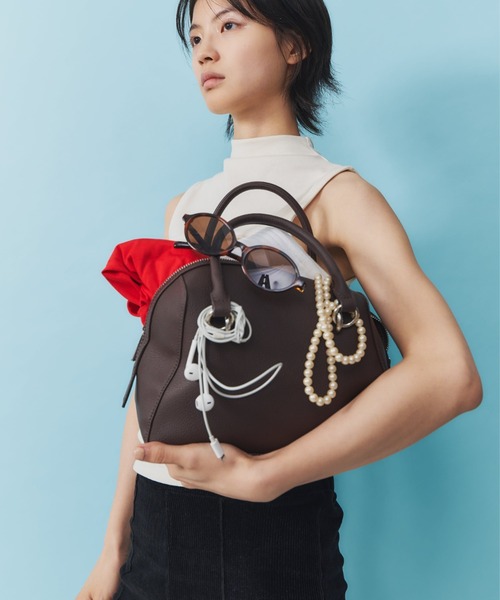 AIDELL(エイデル)の「フェイクレザー2wayミニボストンバッグ/500mlペットボトル収納可能(ボストンバッグ・レディース・グリーン/ブラック/バーガンディー/ブラウン/ホワイト/シルバー・FREE)」の8枚目の写真