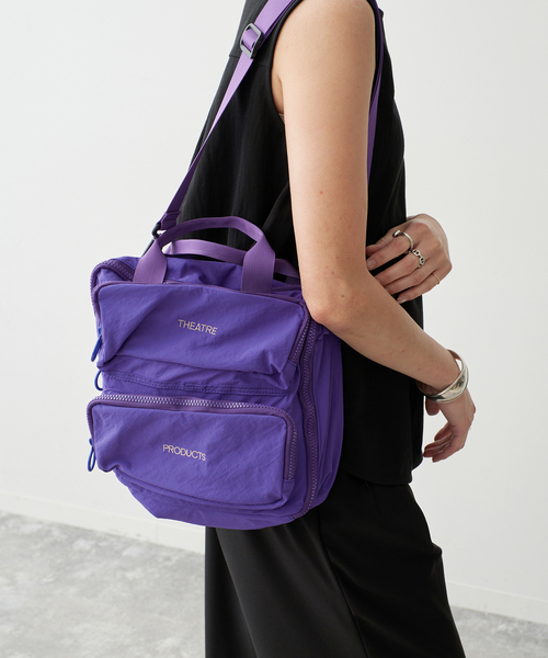 Spick & Span(スピックアンドスパン)の「THEATRE PRODUCTS / シアタープロダクツ VERTICAl 60(ショルダーバッグ・レディース・パープル/レッド/ブラック・FREE)」の7枚目の写真