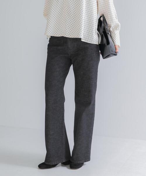 URBAN RESEARCH ROSSO WOMEN(アーバンリサーチ ロッソ)の「PERFECT FLARE DENIM(デニムパンツ・レディース・ブラック・38/36/TALL)」の3枚目の写真
