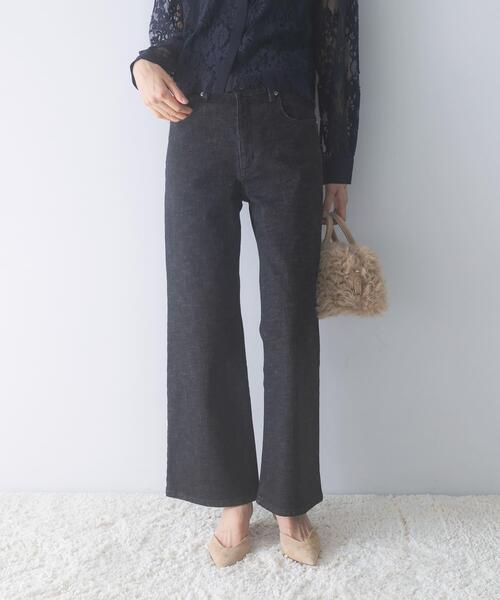 URBAN RESEARCH ROSSO WOMEN(アーバンリサーチ ロッソ)の「PERFECT FLARE DENIM(デニムパンツ・レディース・ブラック・38/36/TALL)」の2枚目の写真