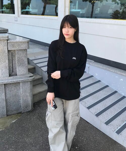 JEEP（ジープ）の「[2PACK] 16番手シングルベーシックビッグロゴロングスリーブTシャツ (JQ5TSU754BK)（Tシャツ/カットソー・レディース・ホワイト×ブラック/ブラック/ホワイト・LARGE/MEDIUM/SMALL/X-LARGE/2XL）」の19枚目の写真