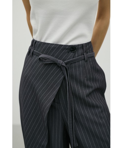 STYLEMIXER(スタイルミキサー)の「ベルト付きストライプラップパンツ(その他パンツ・レディース・ベージュ系その他/グレー系その他・SMALL/MEDIUM)」の13枚目の写真