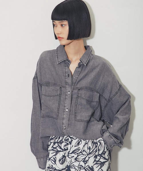 ANOTHER S（アナザーエス）の「シアーデニム裾2wayシャツ（Tシャツ/カットソー・レディース・ブラック/ブルー・FREE）」の14枚目の写真
