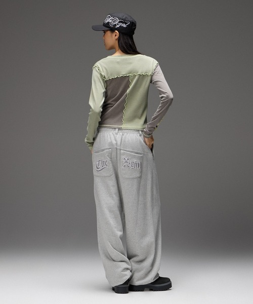 X-girl(エックスガール)の「FADED REMAKE STYLE L/S COMPACT TOP(Tシャツ/カットソー・レディース・バーガンディー/オリーブ・ONE SIZE)」の11枚目の写真