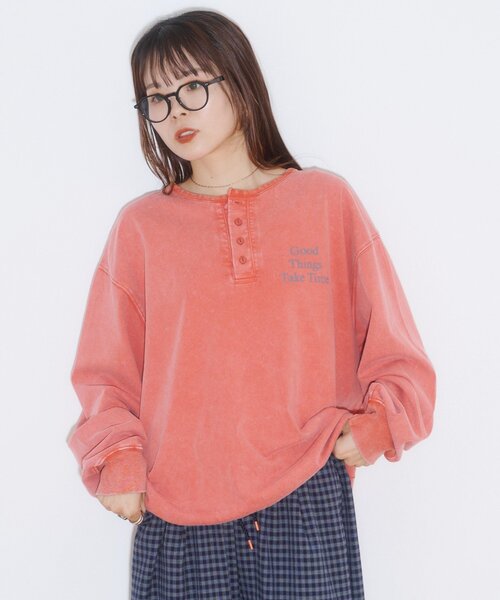 CIAOPANIC TYPY(チャオパニックティピー)の「パウダー加工ヘンリーロンTEE(Tシャツ/カットソー・レディース・ブラック/ベージュ/レッド・LARGE/MEDIUM)」の3枚目の写真