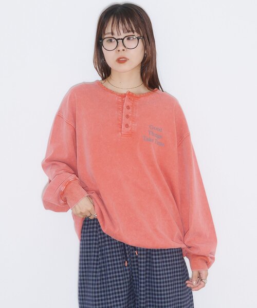 CIAOPANIC TYPY(チャオパニックティピー)の「パウダー加工ヘンリーロンTEE(Tシャツ/カットソー・レディース・ブラック/ベージュ/レッド・LARGE/MEDIUM)」の5枚目の写真