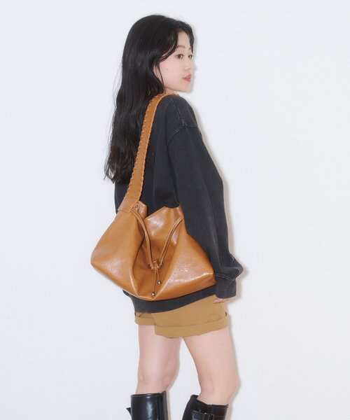 CIAOPANIC TYPY(チャオパニックティピー)の「パウダー加工ヘンリーロンTEE(Tシャツ/カットソー・レディース・ブラック/ベージュ/レッド・LARGE/MEDIUM)」の14枚目の写真