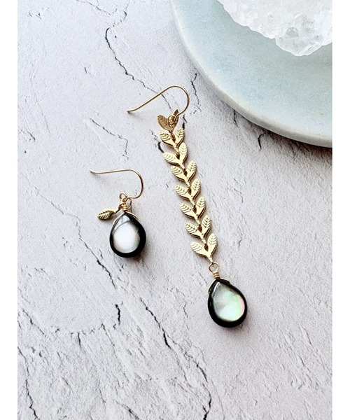 tone（トーン）の「【nicotto-nicotto】アシンメトリーブラックシェルピアス(MA)（ピアス（両耳用）・レディース・ゴールド・FREE）」の2枚目の写真