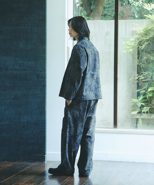 JOURNAL STANDARD(ジャーナルスタンダード)の「トリコット コーデュロイ カーディガン ジャケット(ノーカラージャケット・メンズ・チャコールグレー/ブラウン・SMALL/MEDIUM/LARGE)」の4枚目の写真