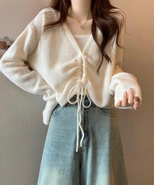 LUCPY（ラクピー）の「ドロストギャザーVネックニットプルオーバー（その他トップス・レディース・ピンク/グリーン/ブルー/ホワイト/ブラック・FREE）」の6枚目の写真