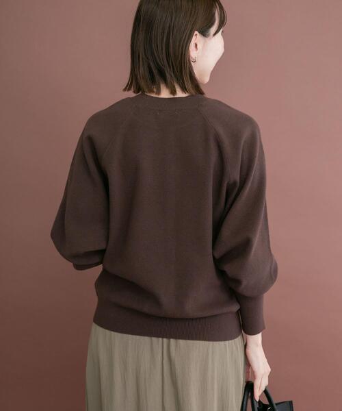 ITEMS URBANRESEARCH（アイテムズ アーバンリサーチ）の「ソフトタッチラグランニット（ニット/セーター・レディース・ブラウン/レッド/ネイビー/ベージュ・FREE）」の7枚目の写真