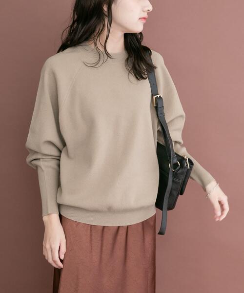 ITEMS URBANRESEARCH（アイテムズ アーバンリサーチ）の「ソフトタッチラグランニット（ニット/セーター・レディース・ブラウン/レッド/ネイビー/ベージュ・FREE）」の17枚目の写真