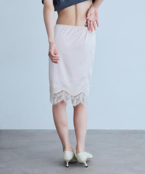 CODE A(コードエー)の「UKI UKI*CODE A|satin lace skirt(スカート・レディース・ピンク/オフホワイト・36/34)」の4枚目の写真