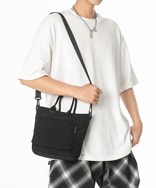 Miniministore(ミニミニストア)の「軽量ナイロンショルダーバッグ 2way鞄(ショルダーバッグ・レディース・グリーン系1/ブラック系2/ブラック系1/グリーン系2・FREE)」の2枚目の写真