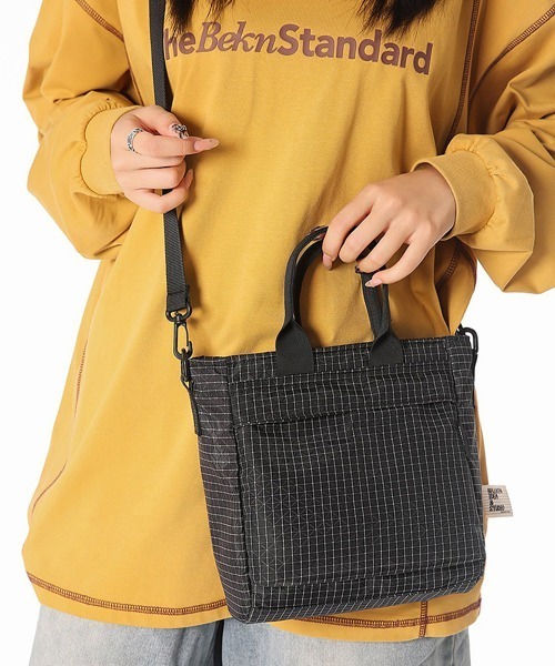 Miniministore(ミニミニストア)の「軽量ナイロンショルダーバッグ 2way鞄(ショルダーバッグ・レディース・グリーン系1/ブラック系2/ブラック系1/グリーン系2・FREE)」の3枚目の写真