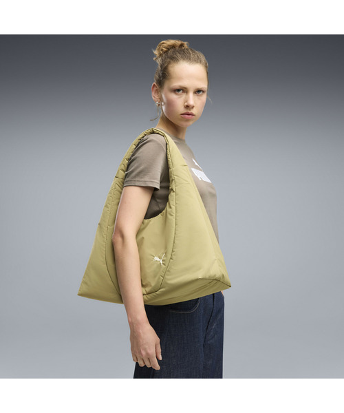 PUMA(プーマ)の「PUMA プーマ ウィメンズ HER ラージ プリズム バッグ 14L(ショルダーバッグ・レディース・ピンクベージュ/ブラウン系その他/ブラック系・フリー)」の3枚目の写真