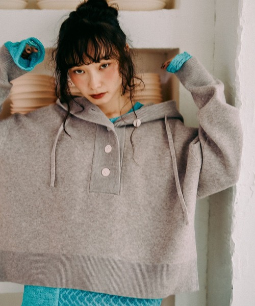 niko and...（ニコアンド）の「[MODE NORM CORE] 12Gニットフーディプルオーバー（ニット/セーター・レディース・ナチュラル/レッド/グレー・LARGE/MEDIUM）」の3枚目の写真