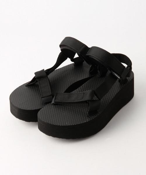 Teva(テバ)の「TEVA(テバ) FLATFORM UNIVERSAL◆◆(サンダル・レディース・ホワイト/ブラック・6/5/7)」の2枚目の写真