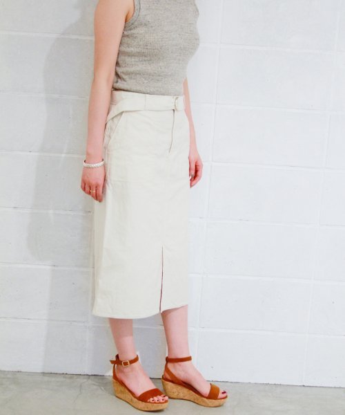 plage（プラージュ）の「バックサテン ストレートスカート◆（スカート・レディース・ホワイト/ベージュ・36/38/34）」の2枚目の写真