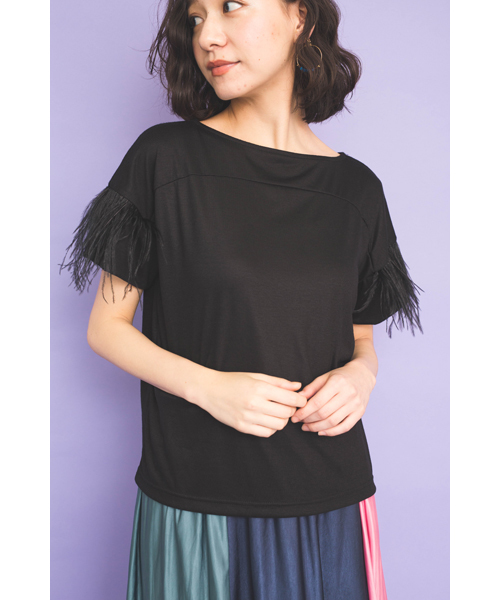 TEVALT(ヴァレット)の「<Titilate valet> フェザースリーブ トップス (Tシャツ/カットソー・レディース・アイボリー/ブラック/サンドベージュ・38)」の3枚目の写真