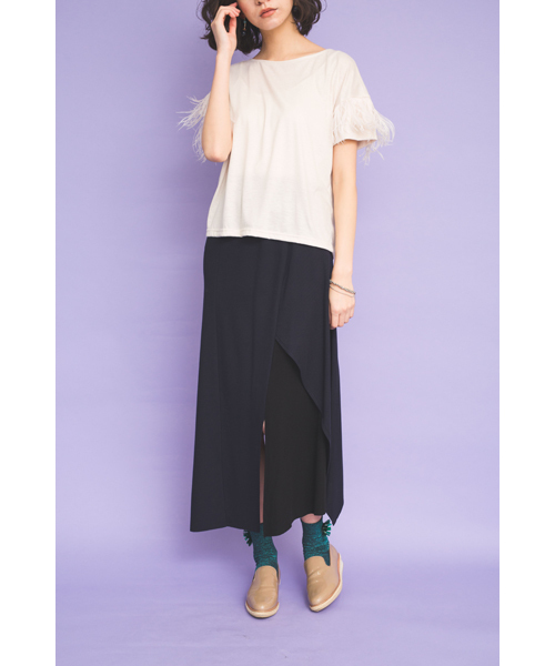 TEVALT(ヴァレット)の「<Titilate valet> フェザースリーブ トップス (Tシャツ/カットソー・レディース・アイボリー/ブラック/サンドベージュ・38)」の12枚目の写真