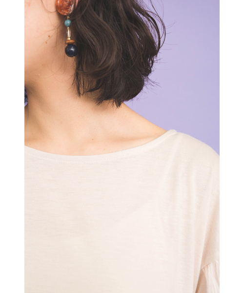 TEVALT(ヴァレット)の「<Titilate valet> フェザースリーブ トップス (Tシャツ/カットソー・レディース・アイボリー/ブラック/サンドベージュ・38)」の6枚目の写真