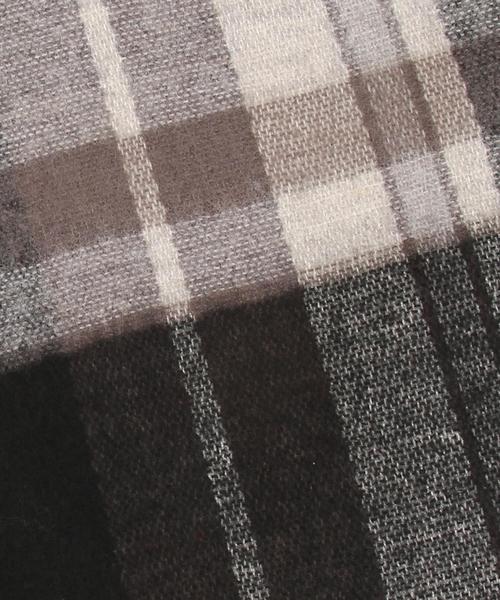 coen（コーエン）の「フェザータッチチェックストール(ブラック⇒ WEB限定カラー)(マフラー)（ストール/ショール・レディース・ブラック/レッド/グリーン/ワイン/ライトブルー・FREE）」の7枚目の写真